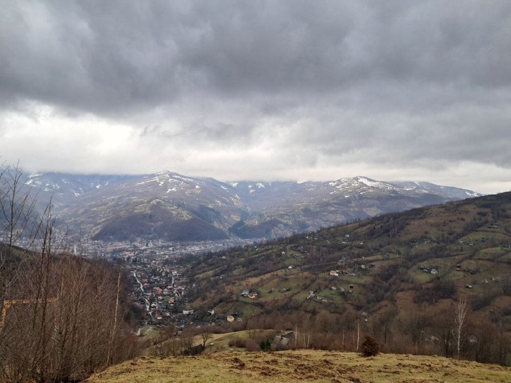 Чудова панорама на Рахів