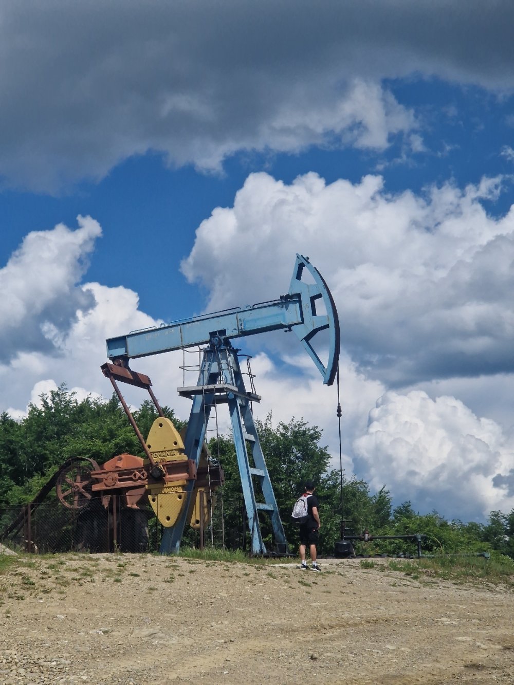 Вежа нафтова