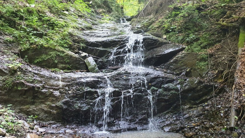 Водоспад Великорожинський Гук