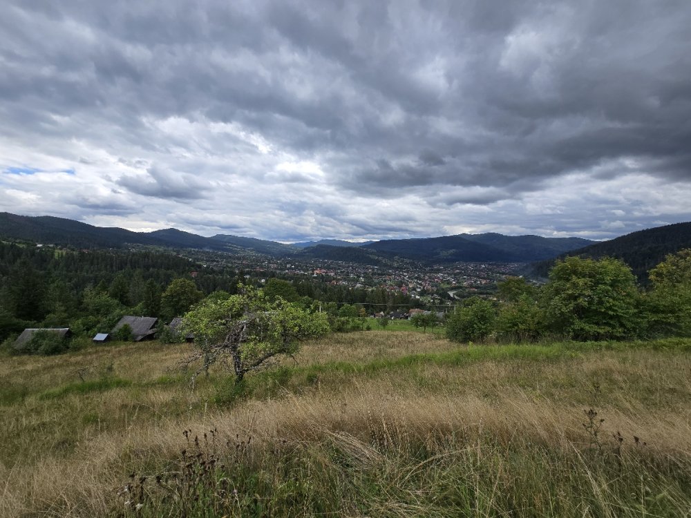Гарний краєвид на Микуличин